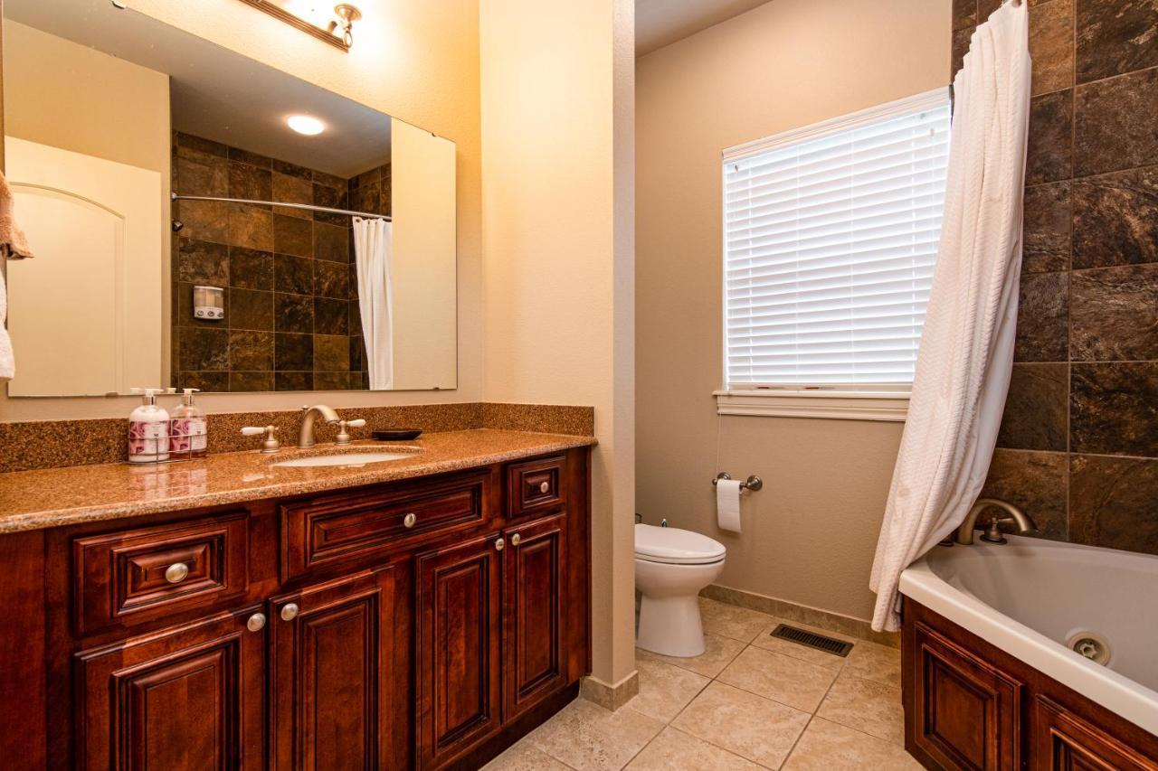 Two Bedroom Villa In The Heart Of Branson! Exterior foto